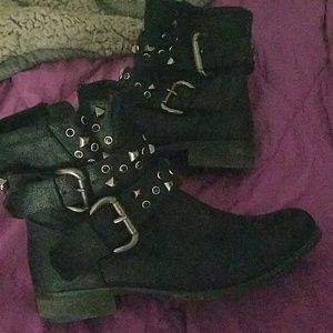 Studded rock boots